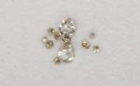 Auktion 365<br>13 div. kl. Diamanten/Brillanten, zus. ca. 0,15ct