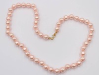 Auktion 365<br>Muschelkern-Perlenkette, rosa, Goldschließe, L-45cm