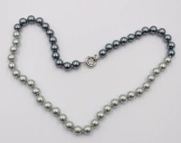 Auktion 365<br>Muschelkern-Perlenkette, ca. L-46cm