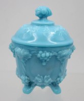 Auktion 365<br>schöne Deckeldose, wohl VALLERYSTHAL, Frankreich, älter, blaues opalines Glas, H-14,5cm