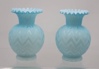 Auktion 365<br>Paar schöne Opal-Glasvasen in blau, älter, je ca. H-14cm