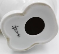 Auktion 365 / Los 8184 <br>Elch, Designer Thomas Adam,/Stephan Ziege betitelt "ägyptische Elchkuh namens Elke", H-15 cm, L-19 cm, arbeitet auch für Goebel