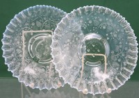 Auktion 365<br>Paar Schalen, älter, Pressglas, gewellter Rand, ca. D-25cm