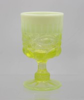 Auktion 365<br>Fussbecher, älter, Uranglas, ca. H-15,5cm