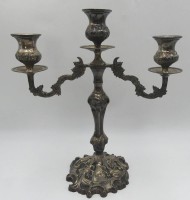 Auktion 365<br>gr. 3-flammiger Leuchter, Metall bronziert, H-32 cm, B-30 cm