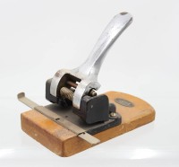 Auktion 365<br>gr. aller Locher, Leitz, ca. H-20cm B-21cm T-11cm