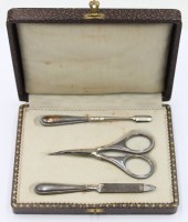 Auktion 365<br>3 tg. Nagelset, Silber-830- in Etui