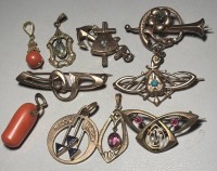 Auktion 365<br>10x div. Jugendstil-Schmuck, Broschen und Anhänger, alles Double