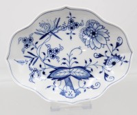 Auktion 365<br>ovale Schale, Meissen, Zwiebelmuster, 1. Wahl, ca. H-3,4cm B-18,5cm