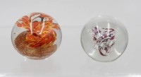 Auktion 365 / Los 10109 <br>2x div. Paperweights, ca. H-6cm