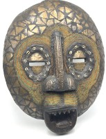 Auktion 365<br>grosse runde Wandmaske, wohl Ashanti, Ghana/Abidjan, massive Holzplatte, ca. 52x40 cm