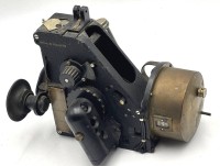 Auktion 365<br>Blasensextant, Royal Navy, 1941, Flugzeug-Navigationgerät ,das hauptsächlich während der Zeit des Zweiten Weltkriegs verwendet wurde, um die Position anhand von Himmelskörpern zu bestimmen, meistens in Lancaster Bombern. Ungepflegt, stand wohl 60 Jahre