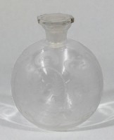 Auktion 366 / Los 10002 <br>kl. bauchige Karaffe, farbloses Glas mit Barockschliff, ca. H-13,5cm