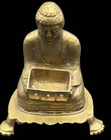Auktion 366<br>Bronze Buddha mit  Räucherkegelhalter, H-11 cm