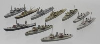 Auktion 366 / Los 15010 <br>10x Schiffsminiaturen, Wiking, &auml;lter, milit&auml;r. Transportschiffe, ca. L-4,5cm