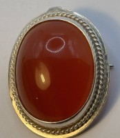 Auktion 366 / Los 1013 <br>Silber-925- Brosche/Anh&auml;nger mit Bernstein, 3x2,5 cm, 10,3 gr.