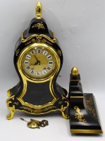 Auktion 366 / Los 2036 <br>Neuenburger Pendule mit Konsole "Zenith" Le Locle, Swiss, Werk läuft, Glasscheibe mit Riss