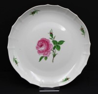 Auktion 366<br>gr. runde Schale "Meissen" Rote Rose, D-27 cm, 1.Wahl