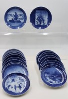 Auktion 366<br>23 Weihnachtsteller, Royal Copenhagen, 1978-200, ca. D-18,3cm