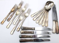 Auktion 366<br>Georg JENSEN Besteck  f&uuml;r 6 Personen,  OLD DANISH, Sterling,  je 6x Gabeln, Essl&ouml;ffel und Messer (Silbergriffe),  ohne Messer ca. 652,3gr., Messer L-20cm, Gabeln und L&ouml;ffel L-17cm