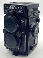 Auktion 366 / Los 14503 <br>YASHICA Mat-124 G, mit Tasche &amp; incl. Zubeh&ouml;r, Funktion nicht gepr&uuml;ft, Alters &amp; Gebrauchsspuren