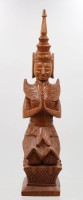 Auktion 366<br>geschnitzte Holzfigur, die einen thailändischen Tempelwächter, bekannt als Teppanom, darstellt, ca. H-44cm