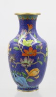 Auktion 366<br>Cloisonn&eacute;-Vase, florales Dekor, China, ca. H-23cm