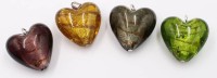 Auktion 366 / Los 1035 <br>4x gr. Herzanh&auml;nger mit Silbermonturen, wohl alles Murano, H-ca. 3 cm, 75 gr.