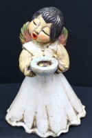 Auktion 366 / Los 9019 <br>Bozener Kerzenengel, weiss/blauer Kerzenhalter, H-20 cm