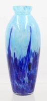 Auktion 366 / Los 10012 <br>Kunstglas-Vase, blau, oberer Rand mit kl. Chip, ca. H-21cm