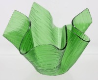 Auktion 366<br>gr. sogen. Taschentuch-Schale,  wohl Chance Brothers Cotswold, kl. Chip, ca. H-17,5cm D-24,5cm