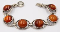 Auktion 366<br>Silber-925- Armband "N.E.From, Danmark" mit Bernsteinen, 6,5 gr. 19,5 cm