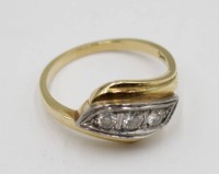 Auktion 368<br>585er GG-Ring mit 3 Brillanten, ca. 0,2ct, 4,4gr., RG 55