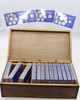 Auktion 366 / Los 6016 <br>56 D-Mark-S&auml;tze, 7 pro Pr&auml;geanstalt, zus. 598,08 DM, in Holzkasten