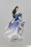 Auktion 366<br>Royal Doulton, "REBECCA", Figure of the Year 1998, 1997, Frau in blau/weißem Kleid, H-22cm