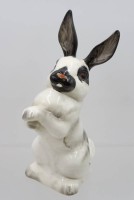 Auktion 366<br>gr. Hase von Goebel, Unterglasurfarben, ca. H-26cm