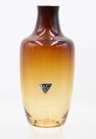 Auktion 366<br>Vase, bernsteinfarben, Etikett "HG", ca. H-17,5cm