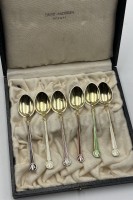 Auktion 366<br>6x Silber-Moccalöffel-925- David Andersen, Norway, emailliert, ex Löffelchen rückseitig berieben, L-9 cm, zus. 53 gr.