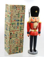 Auktion 366<br>hoher Nusskancker, Wachsoldat, Vero Seiffen, orig. Karton, ca. H-40cm