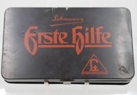 Auktion 366<br>Blechkasten, Lohmann's Erste Hilfe, mit Inhalt, Kasten 4 x 24 x 14cm