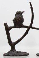 Auktion 366<br>Vogel auf geäst mit Käfer, Roland Paris (1894-1945), Bronze geschwärzt, ca. H-20cm B-13,5cm