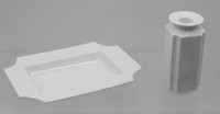 Auktion 374<br>2 Teile Rosenthal, Design Regis Dho, Wei&szlig;porzellan, Vase H-11,5cm Schale B-19cm