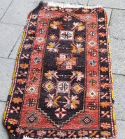 Auktion 366<br>antiker dünner Orientteppich, 120x50cm, Altersspuren