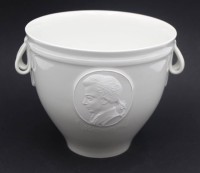 Auktion 366<br>Vase "KPM" Berlin, sogenannter  Mozart Becher, Entw. Siegfried Sch&uuml;tz, blaue Zeptermarke, mit Mozart Portrait, H-11 cm, B-15 cm
