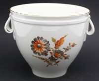 Auktion 366<br>Vase "KPM" Berlin, sogenannter  Mozart Becher, Entw. Siegfried Schütz, Blumendekor, H-11 cm, B-15 cm