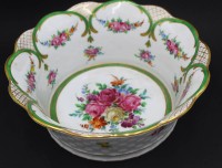 Auktion 366<br>gr. Flechtkorb "Sevres" mit Rosenbemalung, H-10 cm, D-25 cm