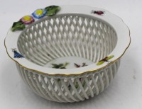 Auktion 366<br>kl. Flechtkorb "Herend" Dekor Rothschild, H-5 cm, D-10 cm