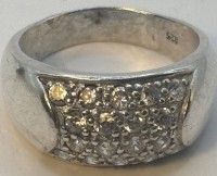 Auktion 366<br>Silberring-925- mit klaren Steinen, Tragespuren, RG 60, 7,4 gr.