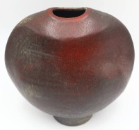 Auktion 366<br>gr. Kunstkeramik-Vase, H-23 cm, B-23 cm, in Boden gemarkt