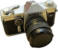 Auktion 366 / Los 14561 <br>RICOH SINGLEX TLS Kamera, f=50mm, Funktion nicht gepr&uuml;ft, Alters &amp; Gebrauchsspuren